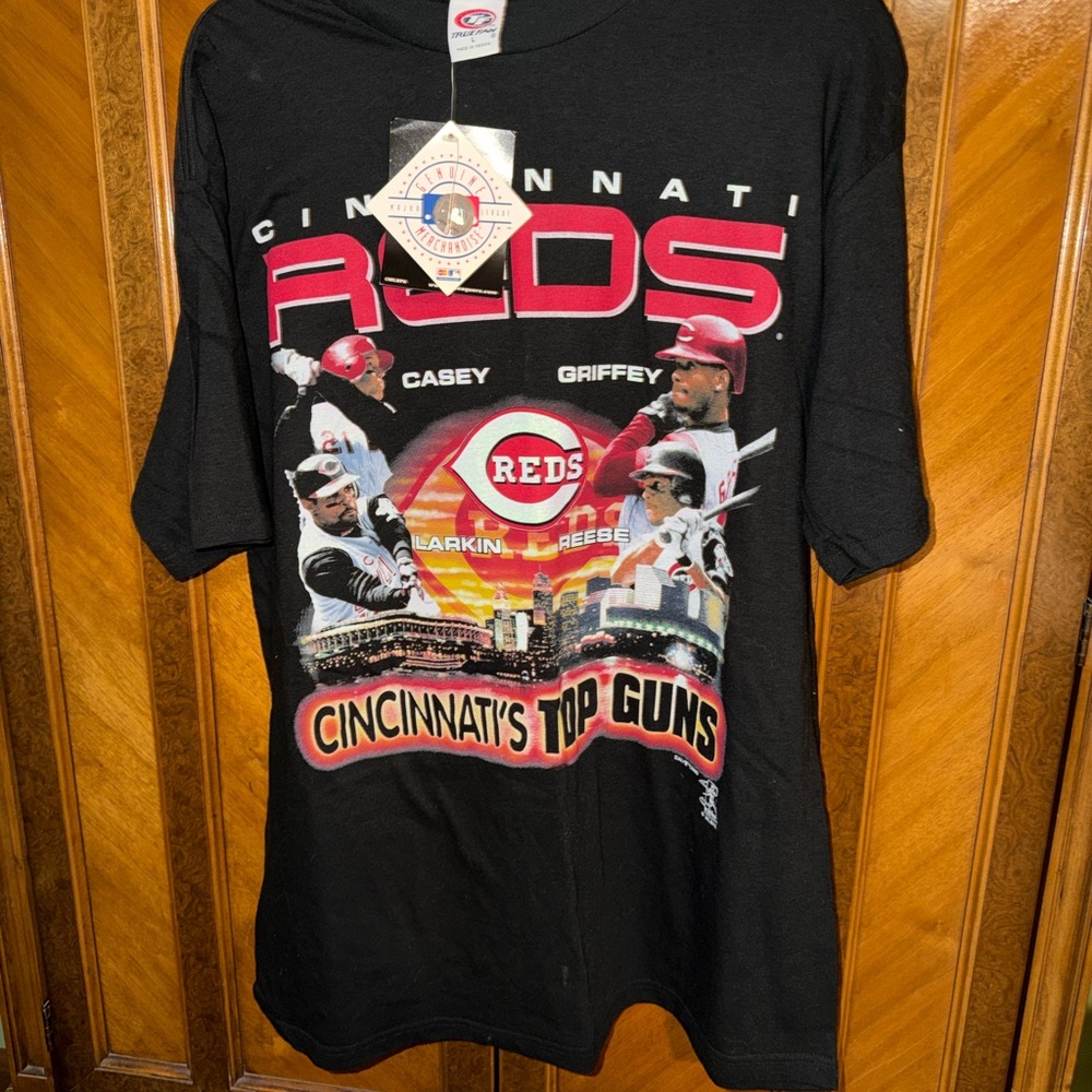 NWT Vintage Cincinnati Reds Shirt